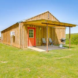 Ozark Mtn Views: Secluded Everton Retreat, khách sạn ở Everton