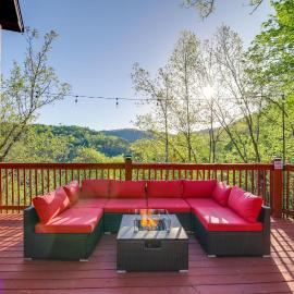 Saltwater Pool & Mtn-View Deck: Pigeon Forge Cabin