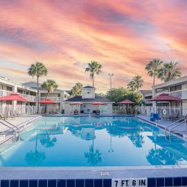 Disney SeaWorld & Universal King & Queen Suites Pool Parking Free