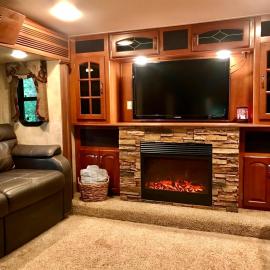Shady Oaks, wooded, peaceful, relaxing, romantic, near ATV trails, hotel u gradu 'Mena'