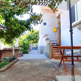 Vega - Spacious Home, Garden, Terrace & Garage