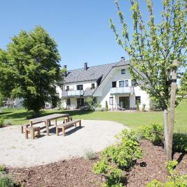 Rex Rugia Ferienwohnung 12-2 mit Sauna- und Schwimmbadnutzung im AHOI Erlebnisbad Sellin, Hotel in Lobbe