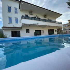 Baza Hostel - Swimming Pool, hotell i Berat
