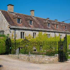 Poxwell Manor West Wing - Exclusive Dorset Retreat