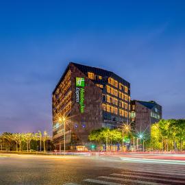 Holiday Inn Express Shanghai Hongqiao CBD by IHG, hotel v Šanghaji