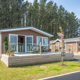 Antler Lodge - Meadows Retreat Lodge Park, Hotel in Plumbland