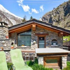 petit chalet la thuile, hotel u gradu La Tuil