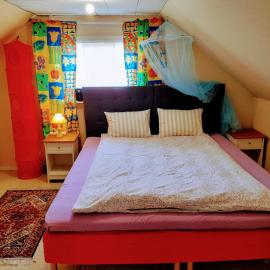 Small bedroom, outside toilet, shower kitchen, 120 m from Sandbach, Hotel in Bräcke