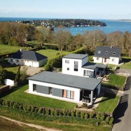 Les Maisons Côté Ouest, hotel in Carantec