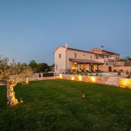 Modern Istrian Villa Sirola by Istrabook, Hotel in Valtura