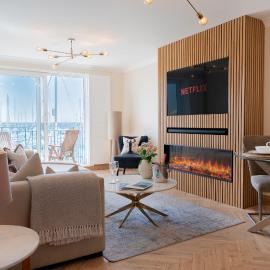 Stunning modern space with harbour views & free parking, хотел в Брайтън и Хоув