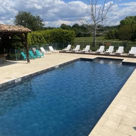 Ensemble 7 gîtes avec Piscines 50 couchages, Les Naudines Cottages, Hotel in Gageac-et-Rouillac