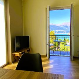 Casa Bianca 1 by Gottschalk, hotel u gradu Dervio