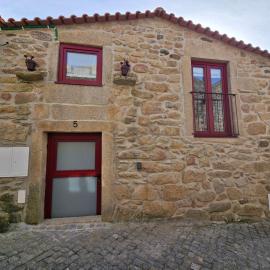 Casa da Tia Outra, hotel in Sernancelhe
