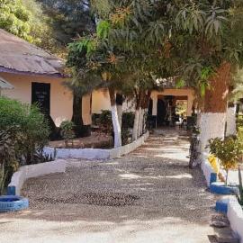 WYCE Gambia Lodge – hotel w mieście Dau Dula