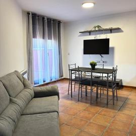 Piso bajo con terraza, hotel in Mora de Rubielos