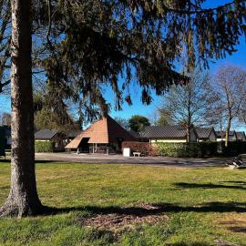 Camping Groenpark، فندق في Zele