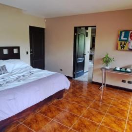 Bed and breakfast close to airport, beaches and attractions, hotel a Alajuela