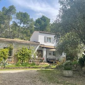 Shanti House Luberon, hotel u gradu Cheval-Blanc