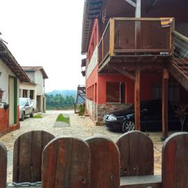 Suítes Lar Doce Lar, hotel a Lavras Novas