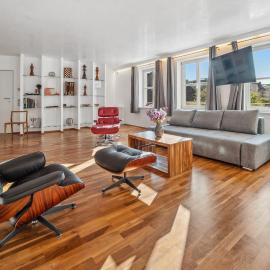 Munich Most Central Holiday Apartment 90m2 - 969 sq ft of Luxury
