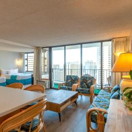 Spacious Waikiki Getaway 2208T2