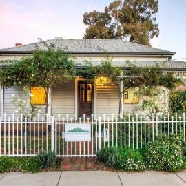 5 Connelly - Echuca Holiday Homes, hotel in Australia