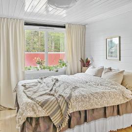The Nordby Cabin - Bed Linen Included - 3 minutes from E6，斯特倫斯塔德的飯店