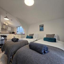 1 bed flat, free parking, canalside, sleeps 2, hotel in Hertford