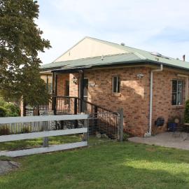 Bryn Glas Farm Stay, Hotel in Moruya