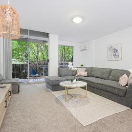 Castle HIll Sweet Modern 3BR Apt with 2 Parking, hotel in Castle Hill