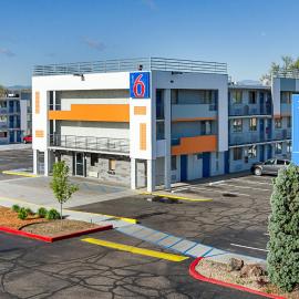 Motel 6- Denver, CO Downtown，丹佛的飯店
