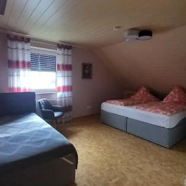 Ferienwohnung Maria Waldblick 95 qm, Familienfreundlich, 2 Schlafzimmer, hotel em Burtenbach