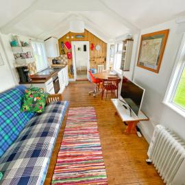 Seaside Sunset Hut, Sandy & Quiet Norfolk Beach, hotel Bactonban