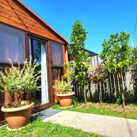 House & yard Hellen S for two 150m from beach