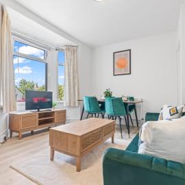 Contractor Stay - Newport Sleeps 5 with Wi-Fi
