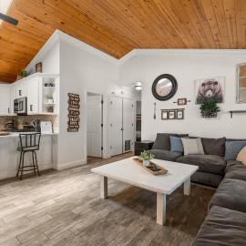 Hummingbird Corner AC, Pet Friendly, Great Location, Jacuzzi, hotel in Big Bear Lake