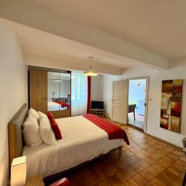 Studio au Coeur du Village avec terrasse et parking proche de Pamiers, hotel Verniolle városában