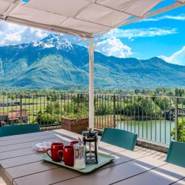 Apartment Flat 1 by Interhome, hotel a Dascio