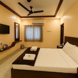 Sakthimurugan residency، فندق في إرود