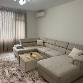 Cozy Home 2 Bedroom apartment โรงแรมในKyustendil
