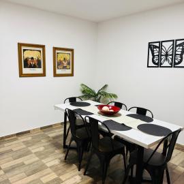 Departamento en Vicente López hasta 6 personas ubicacion inmejorable , 100 metros del tren , cerca de River, tecnopolis , a pasos tenes todo, hotel in Vicente López