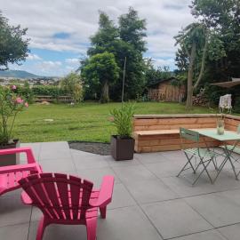 Charmant Rez-de-Jardin classé 2 Étoiles avec Parking, Calme Assuré