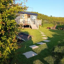 stayinhartland Quincecote shepherds hut