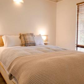 Quindy Beach Cottage Just Steps to the Bay