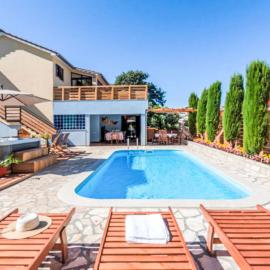 Holiday Home Paola by Interhome, hotel in Marčana