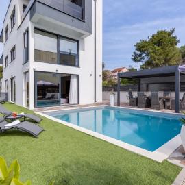 Holiday Home Giny by Interhome