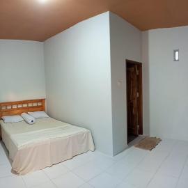 Pondok Gede Semu, hotel en Surelage