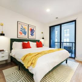 LUX Studio King Bed Free Parking Gym New