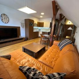 APARTMÁN MEZONET DONOVALY Plesnivec、ドノヴァリのホテル